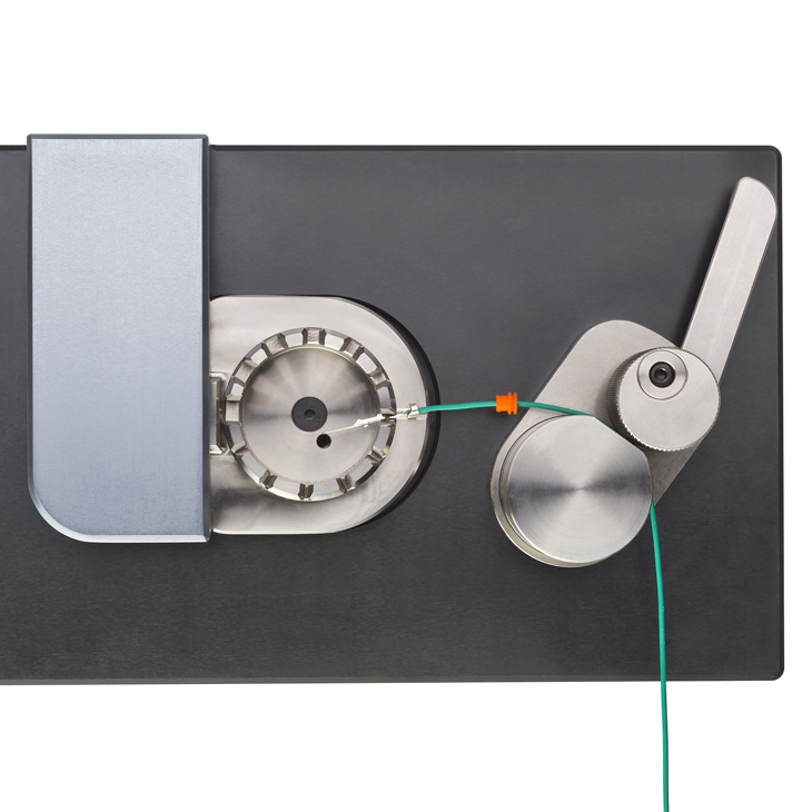 Detail of pull tester Alluris® FMT-W, terminal adapter with conductor